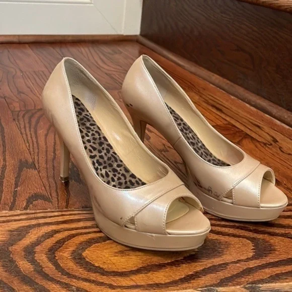 Pumps - Picture 1 of 3